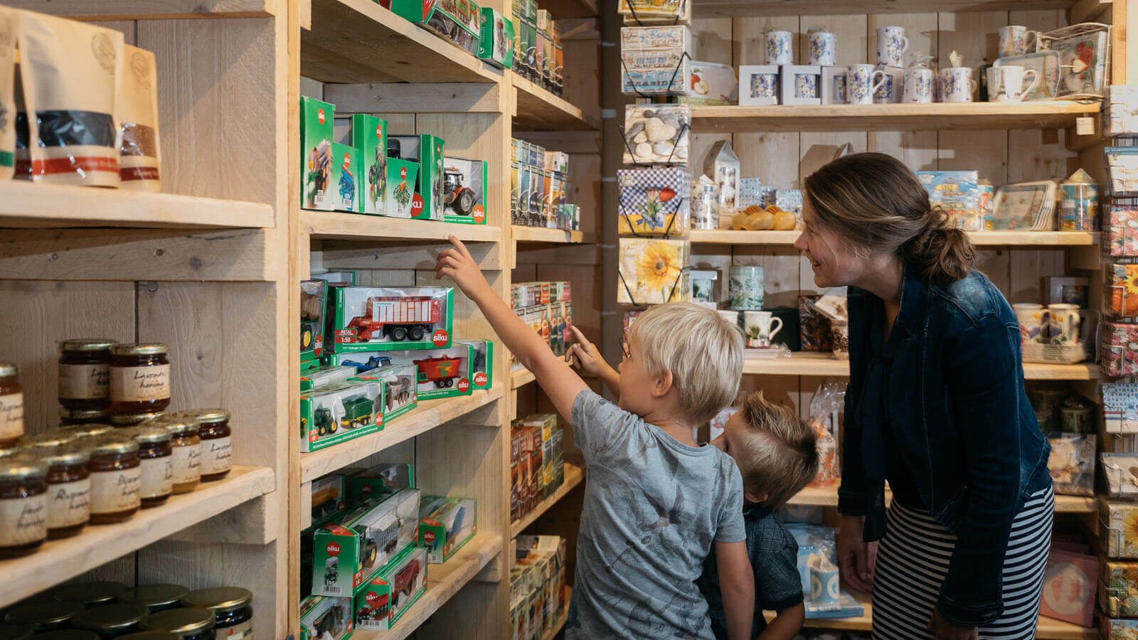 Foto van de landwinkel in geitenboerderij de Mèkkerstee